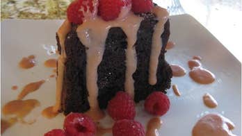 Valentine's Day: Easy Dreamy Fruity Chocolaty Cake Recipe