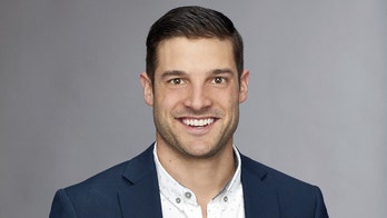 'Bachelorette' frontrunner apologizes for 'hurtful and offensive' Instagram likes