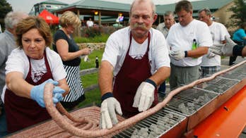 Illinois bar grills 100-foot-long bratwurst as practice for 200-foot brat attempt