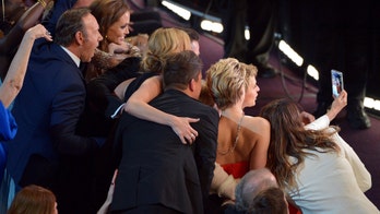 What's a group selfie? An usie