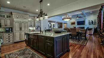 Live on a Florida Plantation With Its Own Lake for $12M