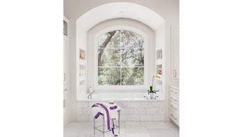 13 all-white bathrooms with clean and classic style