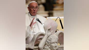 Pope Francis wants families to talk, not text, at the (dinner) table