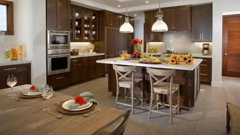 How to Pack Clothes for Moving