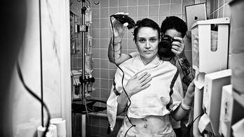 Husband documents wife's battle with breast cancer in stunning photo series