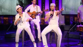 Jewel performs her guilty pleasure song on 'The Josh Wolf Show'