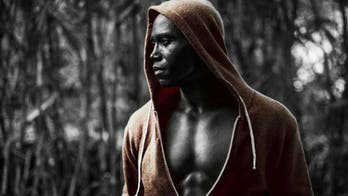 Former NFL linebacker-turned-yoga teacher works with veterans, children
