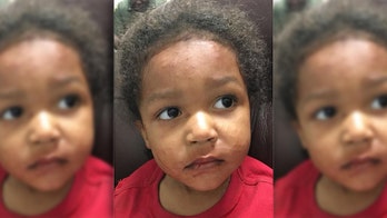 Arkansas toddlers survive alone without food or water for days after car wreck kills mother