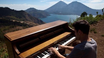 10,000 miles from Manhattan to Panama with a piano
