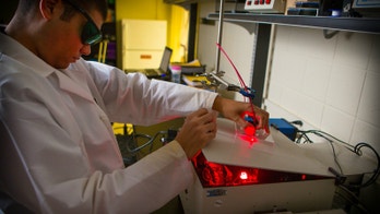 Improving chemotherapy: Combo of 'popping' nanoballoons, lasers can effectively treat cancer