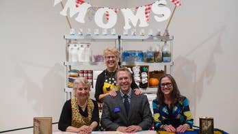 Artist puts real moms in a museum