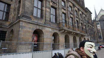 Find a toilet, guys: Dutch govt moves to stop people from peeing on Amsterdam Royal Palace