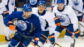 McDavid Mania takes hold in Edmonton, with hopes 18-year-old can restore Oilers' glory days