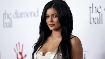 Cleavage makeup: The strange beauty trend that many are daring to try