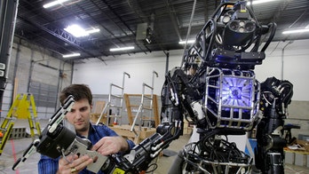 Engineers prepare real humanoid robots for government competition