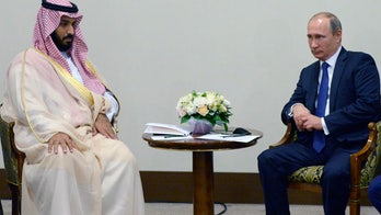 Putin criticizes US efforts in Syria, defends airstrike campaign