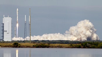 Air Force sends mystery mini-shuttle back to space
