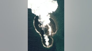 Red Sea parts for 2 new islands