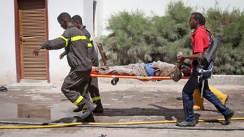 10 dead in Somalia hotel bombings, Islamic extremists claim responsibility