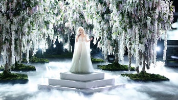 'The Voice' recap: Gwen Stefani steals the show with emotional performance