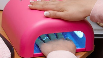 Are nail salon UV lamps a skin cancer risk?