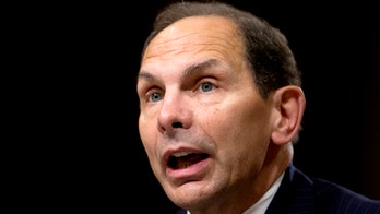 New VA secretary makes first hospital visit in Phoenix amid scandal