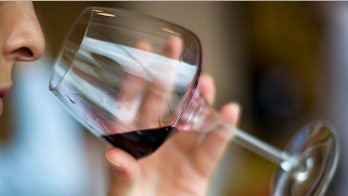 Mom's drinking tied to infant deaths, study finds