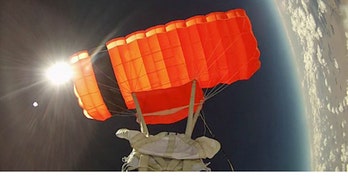 Startup successfully tests space tourism balloon, service set to lift off in 2016