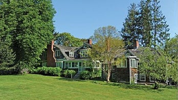Designer Kate Spade lists Southampton summer home