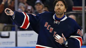 Lundqvist reaches 400 victories; Rangers' win streak hits 5