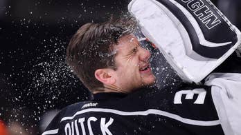 McNabb scores tiebreaking goal in 2nd, Kings beat Lightning 3-1 for 6th straight win at home