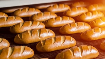 Houston bakers get trapped inside shop, bake tons of bread for Harvey victims