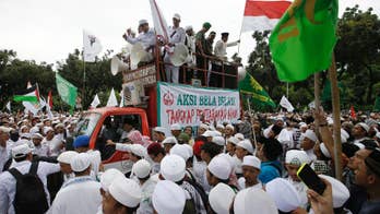 Thousands protest in Jakarta against Gov's alleged blasphemy