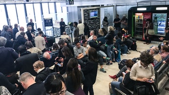 'Mob' breaks out at Des Moines International Airport after 14-hour delay