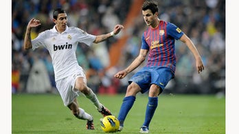 Soccer Roundup: Angel Di Maria Helps in Rout, Chicharito Returns for Manchester United