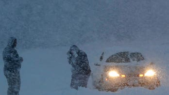 'Thundersnow' pounds Northeast, snarls Thursday commute