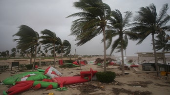 Powerful cyclone lashes into Arabian Peninsula, killing at least 5