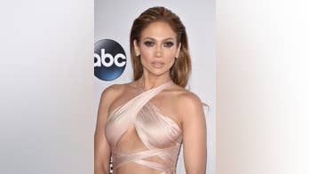 PHOTOS: Midriffs, Low-Cut Gowns, and Loads of Legs a Hit at 2014 AMAs