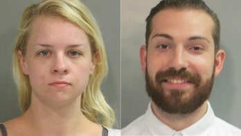 Arkansas woman posed as California deputy to help boyfriend escape jail, police say