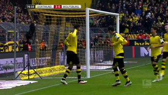 Pierre-Emerick Aubameyang, Henrikh Mkhitaryan start Running Man Challenge in Euro soccer