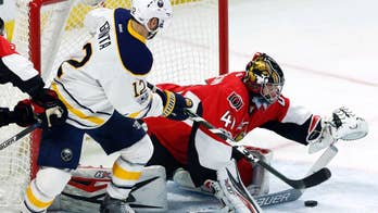Lehner makes 39 saves vs former team, Sabres beat Sens 3-2