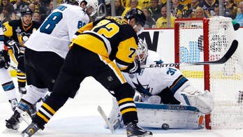 Sharks stave off elimination, top Penguins 4-2 in Game 5