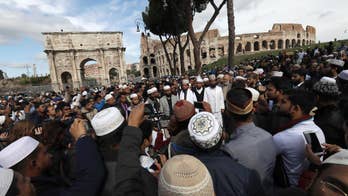 Muslims protest in front of Colosseum over mosque closures
