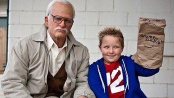 Johnny Knoxville wows Oscar crowd as 'Bad Grandpa'