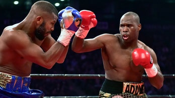 Boxer Badou Jack accidentally punches referee during title fight