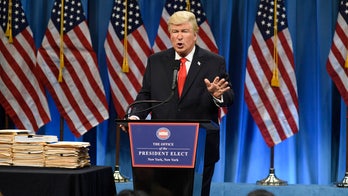 Alec Baldwin's Donald Trump fails to lead the army during alien invasion in 'SNL' opener