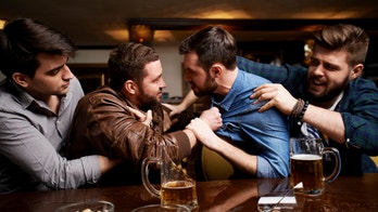 Bartenders' strong but silent message to drunk patrons sparks heated viral debate