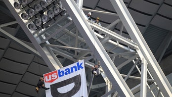 Pipeline protesters arrested at Vikings stadium