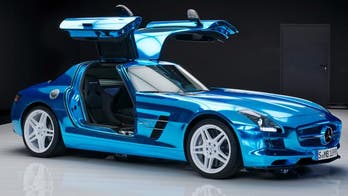 2014 Mercedes-Benz SLS AMG Electric Drive debuts in Paris
