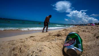 Cubans, tourists bemoan trashing of island's beaches